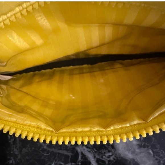 Bundle: 5 Brand new Victoria Secret bags - Picture 4 of 10